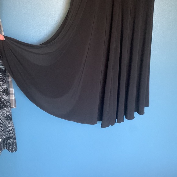 Flowy skirt - Picture 3 of 3